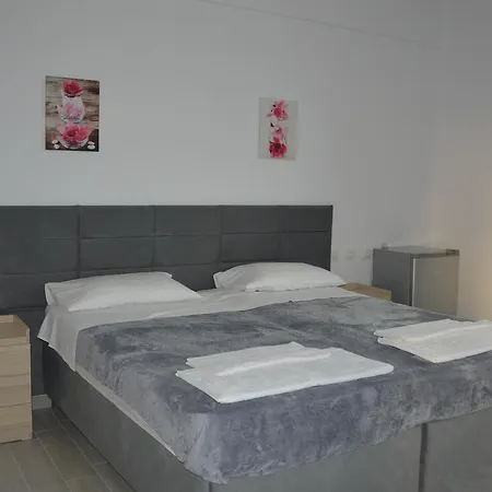 Mihalis Apartman *