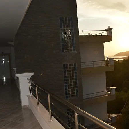 Mihalis Apartment Himare